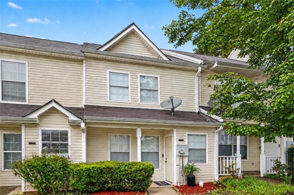 Property Photo:  5955 Sherwood Trace  GA 30038 