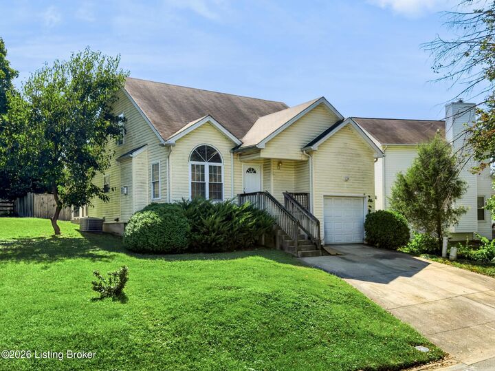 Property Photo: 8104 Hudson Ln KY 40291