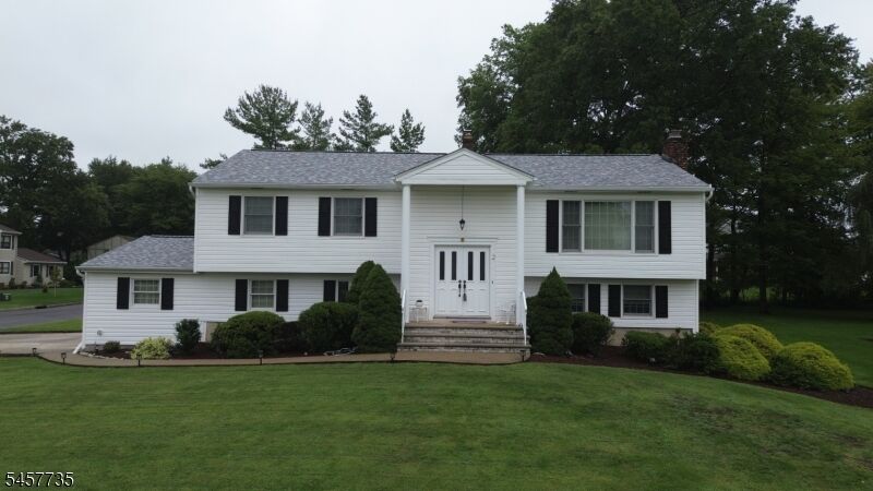 Property Photo:  2 Tanglewood Dr  NJ 07936 