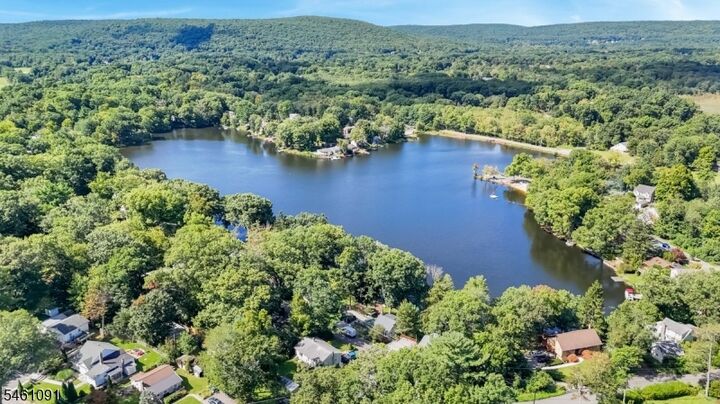 Property Photo:  32 Laurel Dr  NJ 07438 