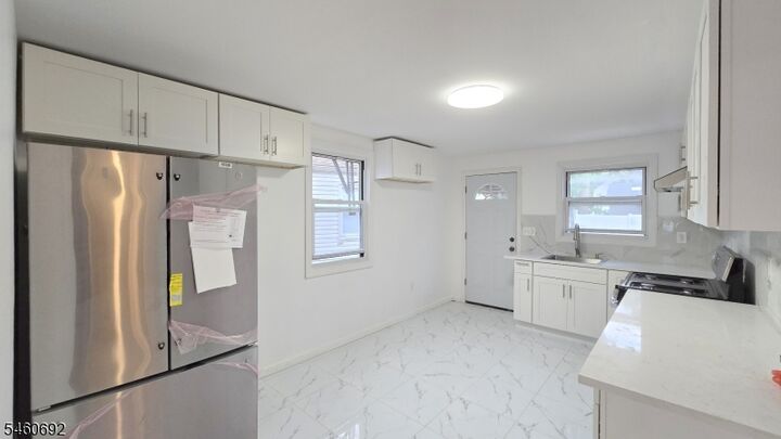 Property Photo:  76 Baldwin Pl 1  NJ 07109 