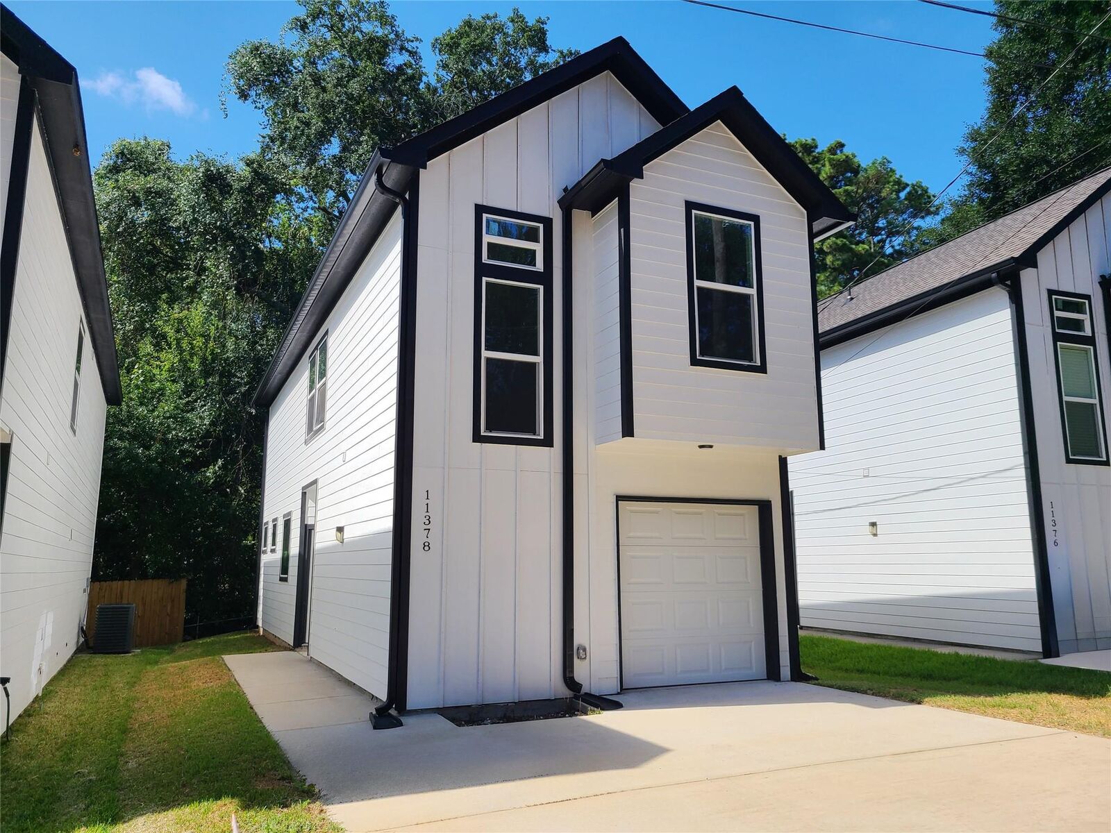 Property Photo: 11378 Underwood Street TX 77318