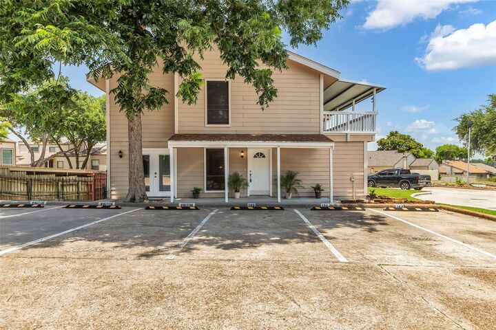 Property Photo: 132 April Point Drive N TX 77356