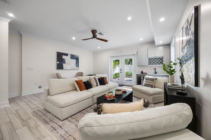 Property Photo:  204 Bowers St Unit#1  NJ 07307 