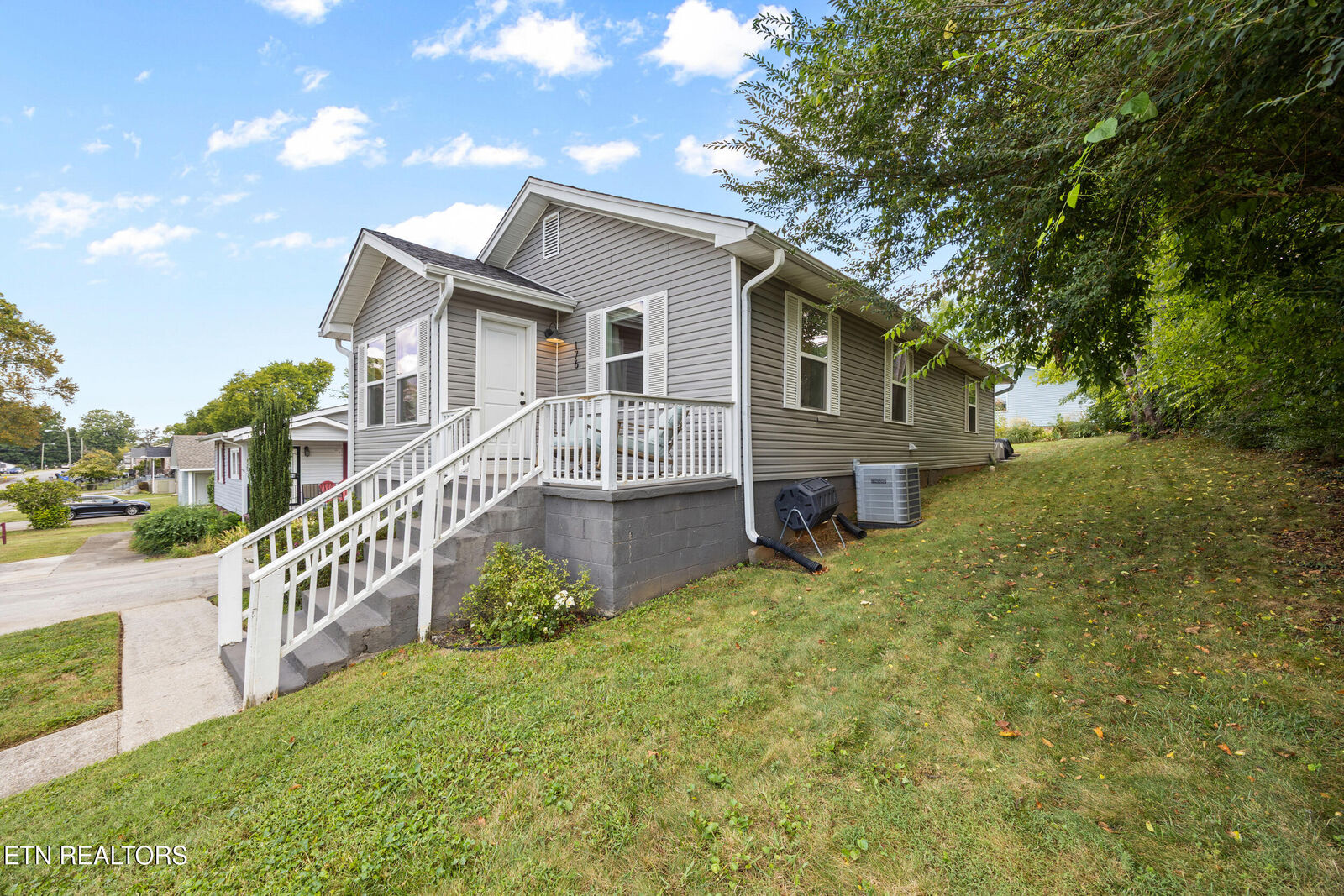 Property Photo:  176 E Edison St  TN 37701 