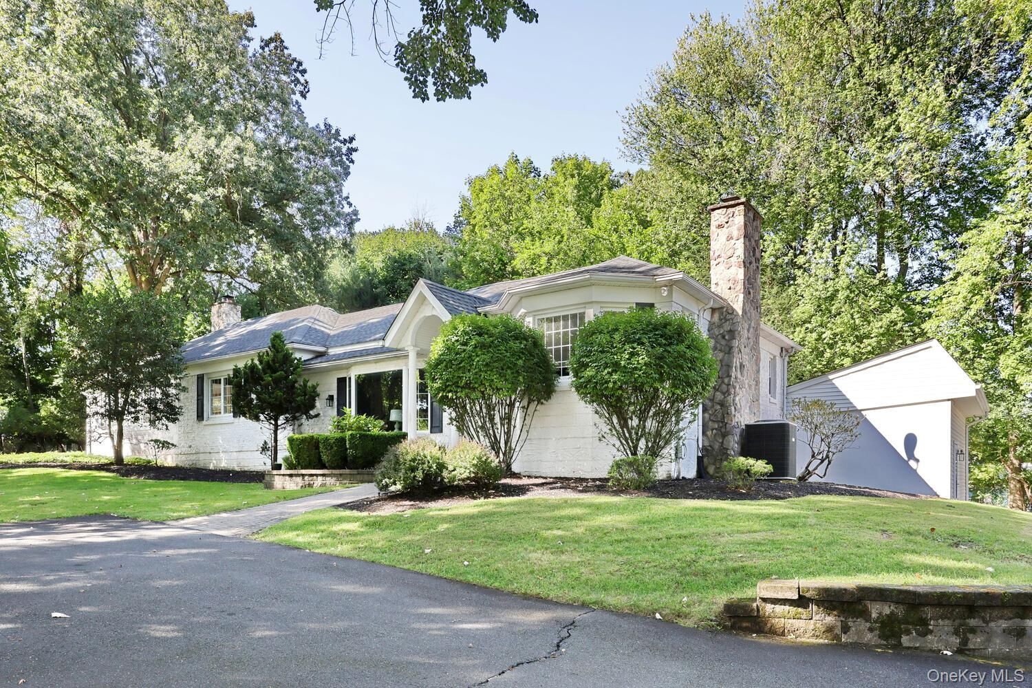 Property Photo:  11 Muir Lane  NY 10956 