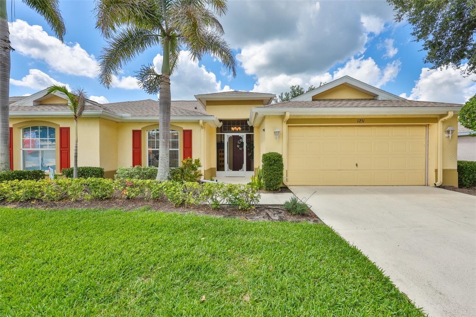 Property Photo:  1251 Corinth Greens Drive  FL 33573 