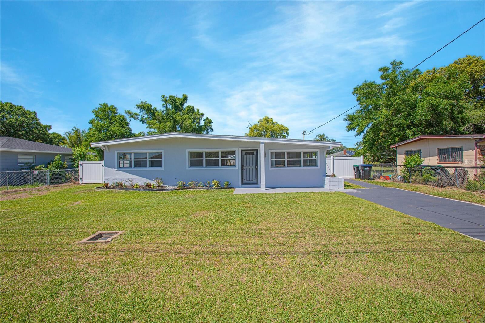 Property Photo:  4870 Seminole Avenue  FL 32792 