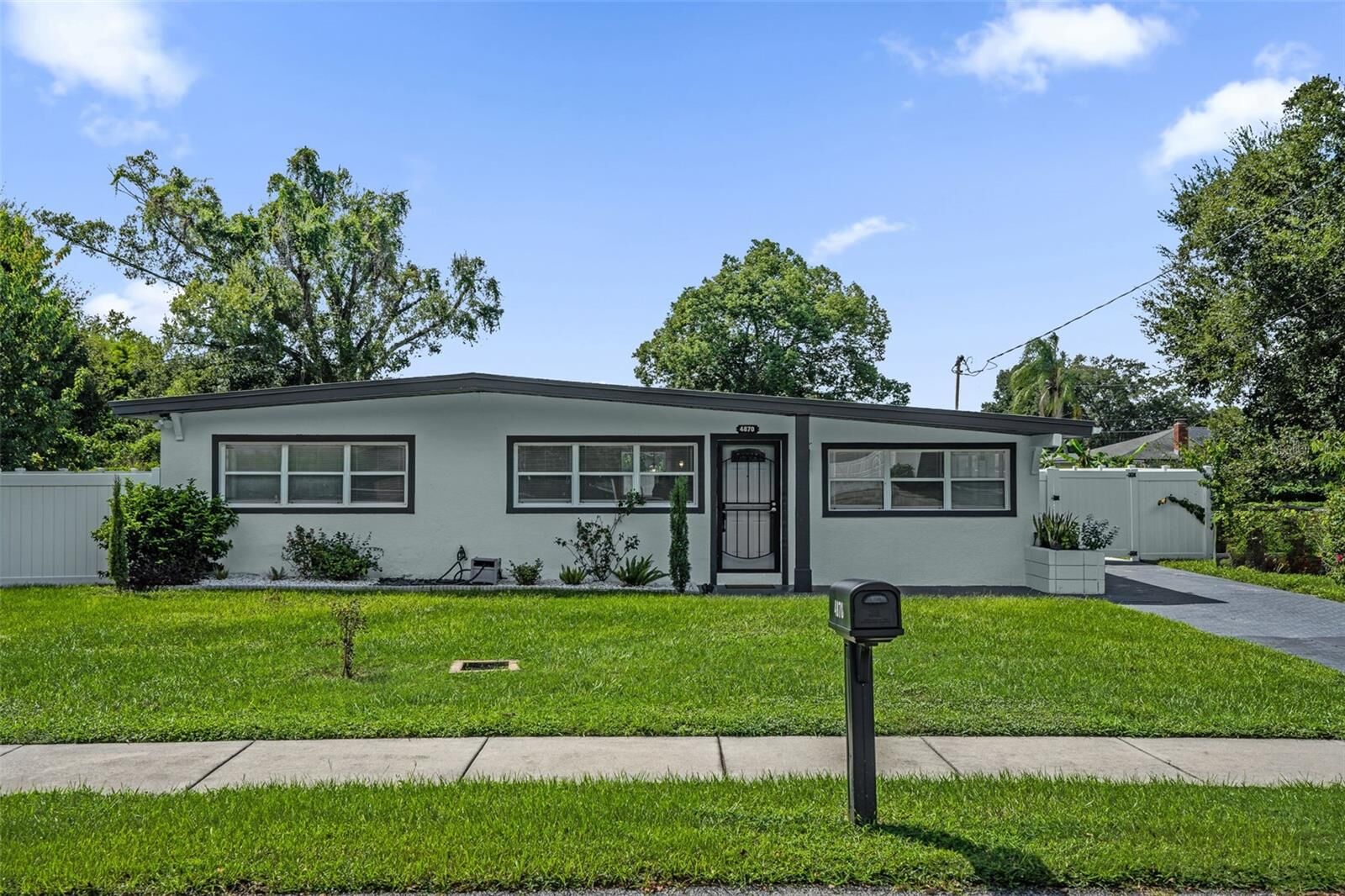 Property Photo:  4870 Seminole Avenue  FL 32792 