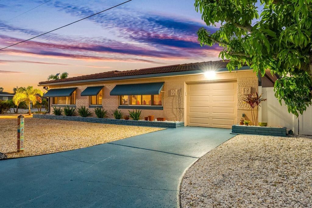 Property Photo:  1472 Durling Drive S  FL 33707 
