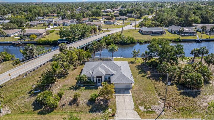 Property Photo: 4010 Yucatan Circle FL 33948