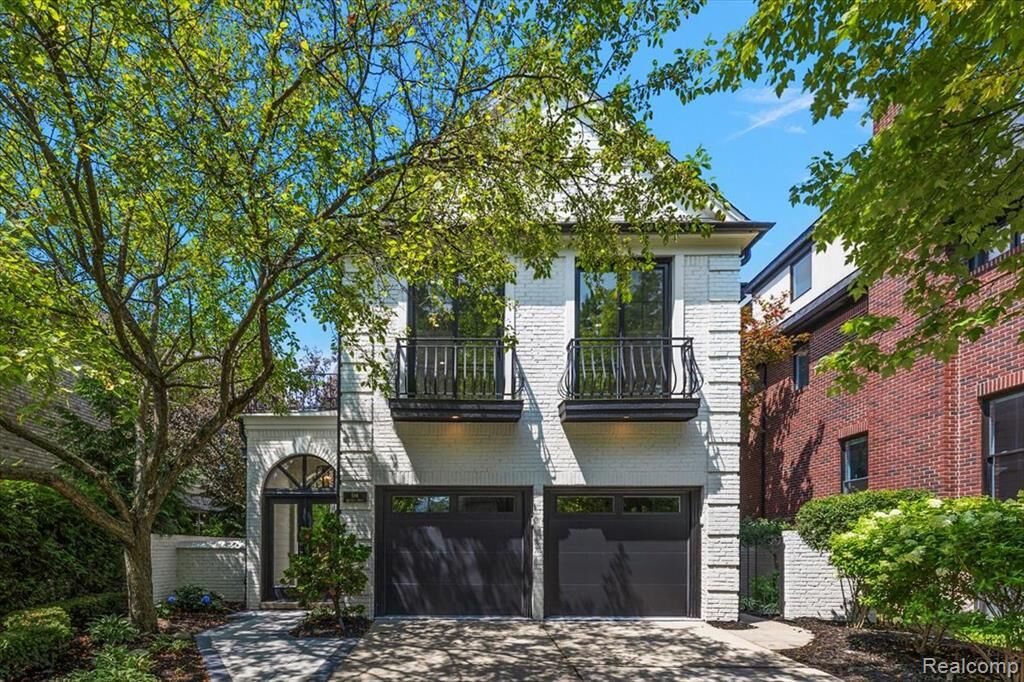 Property Photo: 596 Henrietta Street MI 48009 1453