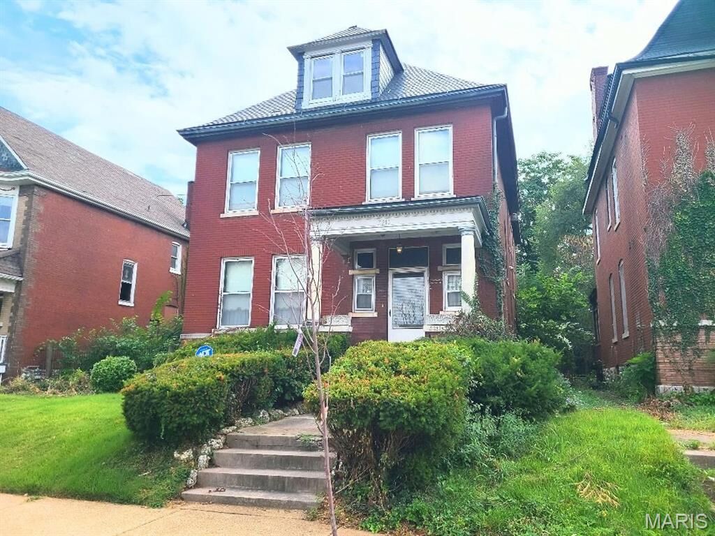 Property Photo: 3212 Sullivan Avenue MO 63107