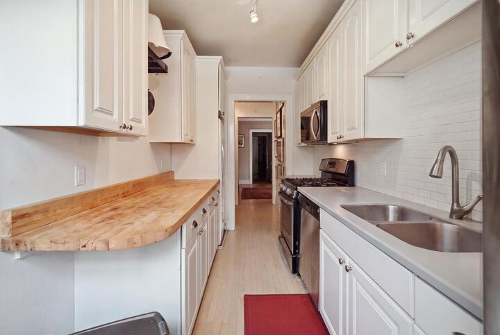 Property Photo:  826 Judson Avenue 2  IL 60202 