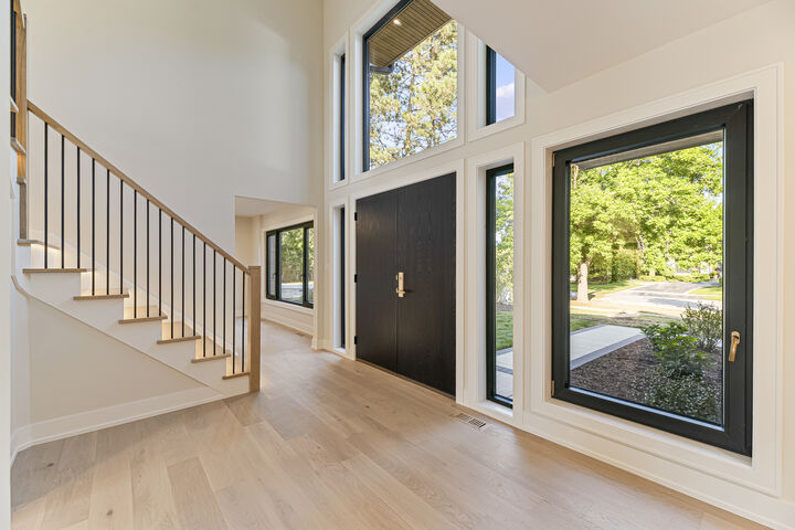 Property Photo: 1400 Kingsport Court IL 60062