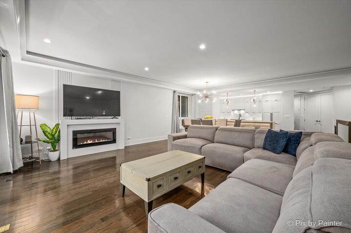 Property Photo:  1334 W Walton Street 1W  IL 60642 