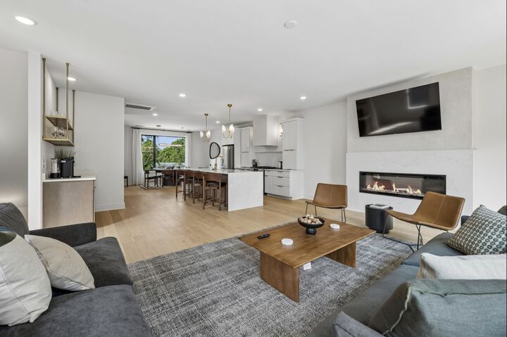 Property Photo: 542B Rosedale Ave 9 TN 37211
