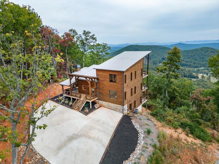 Property Photo: 739 Big Sky Trail GA 30541