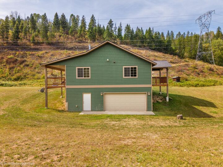 Property Photo: 393022 Highway 20 WA 99119