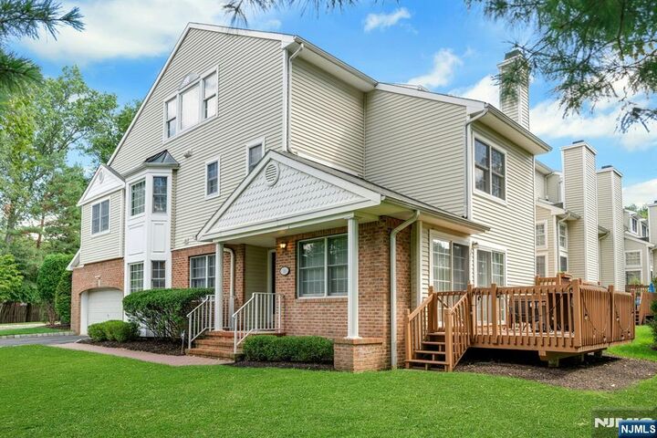 Property Photo:  16 McManus Court 10  NJ 07052 