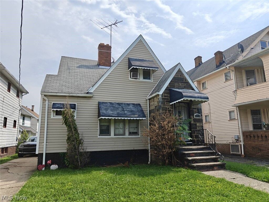 Property Photo:  473 E 149th Street  OH 44110 