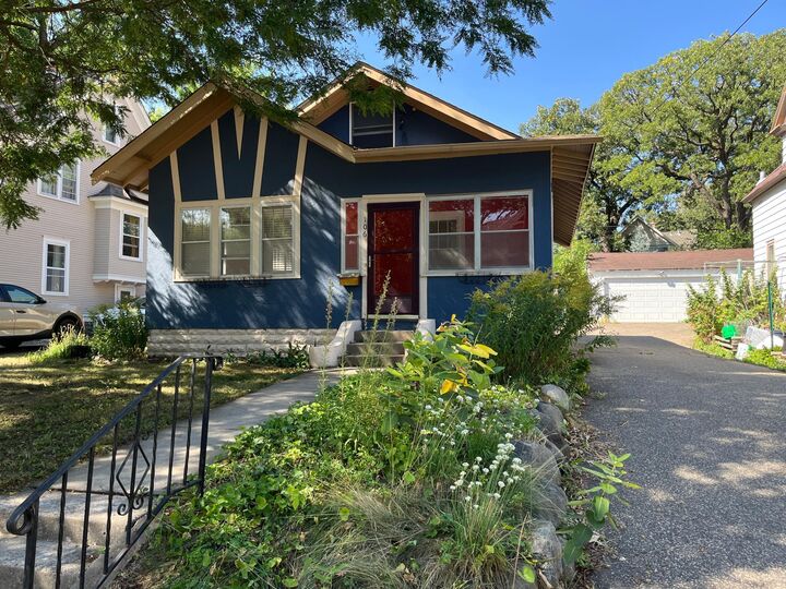 Property Photo:  106 Bedford Street SE  MN 55414 