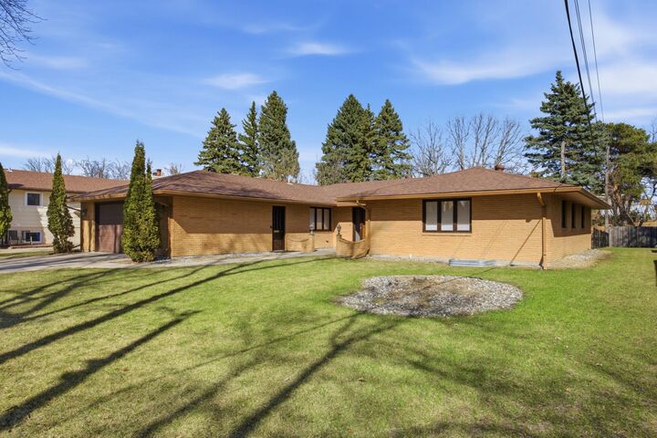 Property Photo:  1301 Elm Street N  ND 58102 