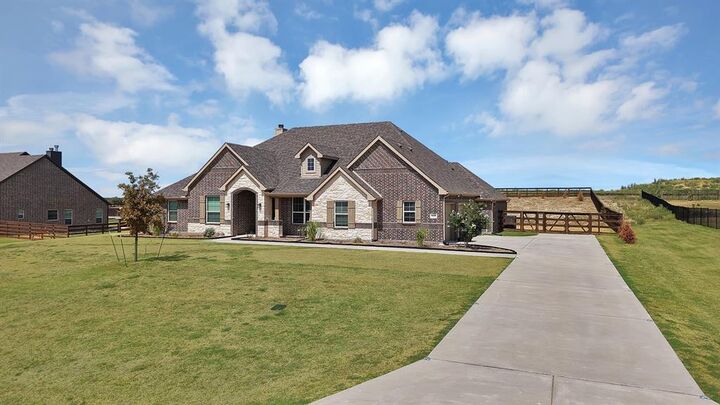 Property Photo: 3608 Horseshoe Drive TX 75495