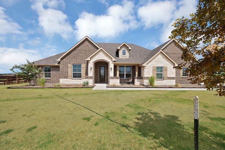 Property Photo:  3608 Horseshoe Drive  TX 75495 
