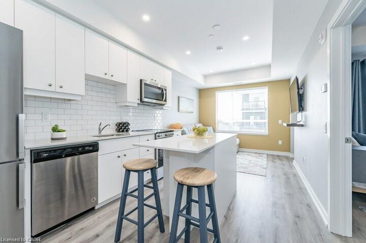 Property Photo:  247 Northfield Drive E 503  ON N2K 0H1 