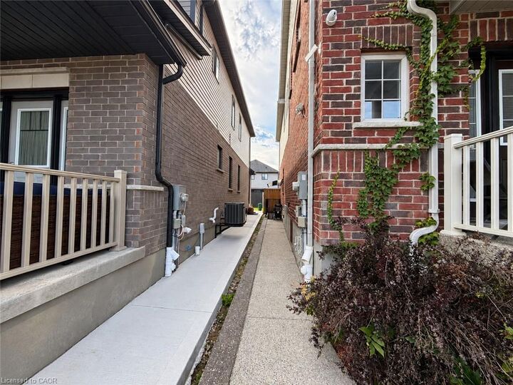 Property Photo:  18 Spachman Street Lower  ON N2R 0N5 