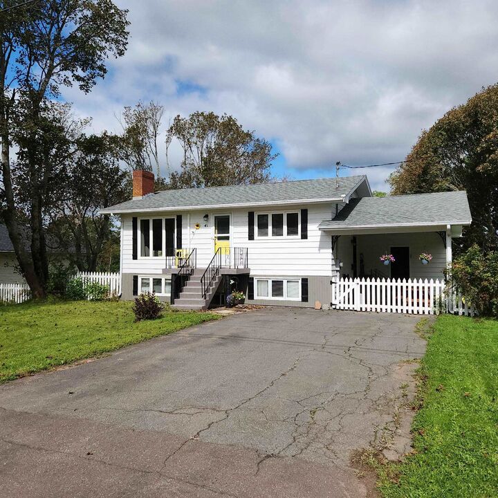 Property Photo:  41 Penny Lane  PE C1E 1V5 