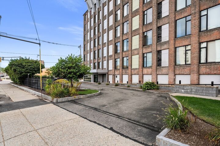 Property Photo:  147 Centre Street 309  MA 02301 
