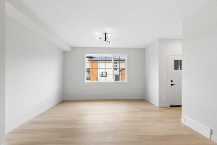 Photo de la propriété:  158 Waterford Road  AB T1X 3B5 