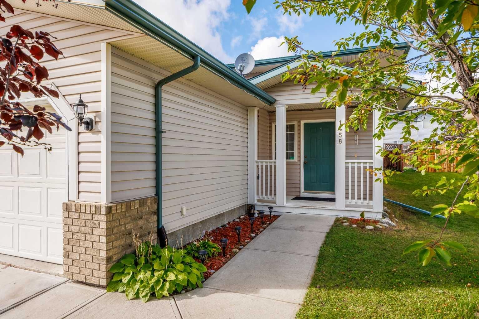 Property Photo:  1458 Smith Avenue  AB T0M 0S0 