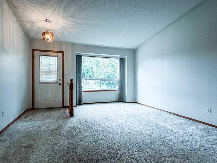 Property Photo:  4815B 47 Street  AB T0C 2L2 