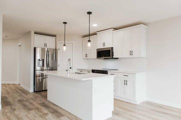 Property Photo:  9619 Hillcrest Drive  AB T8V 1A6 
