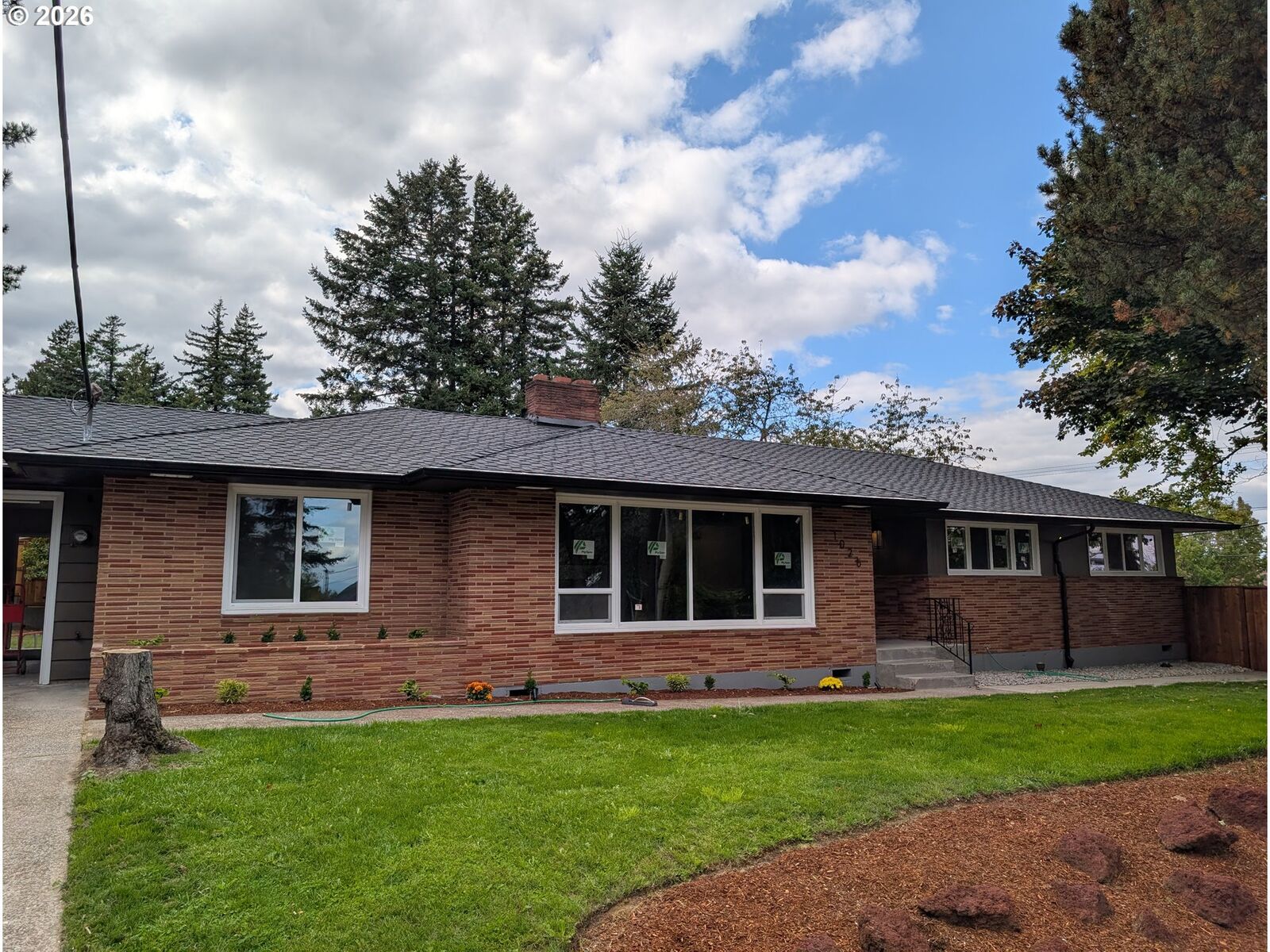 Property Photo:  1025 NW Wallula Ave  OR 97030 