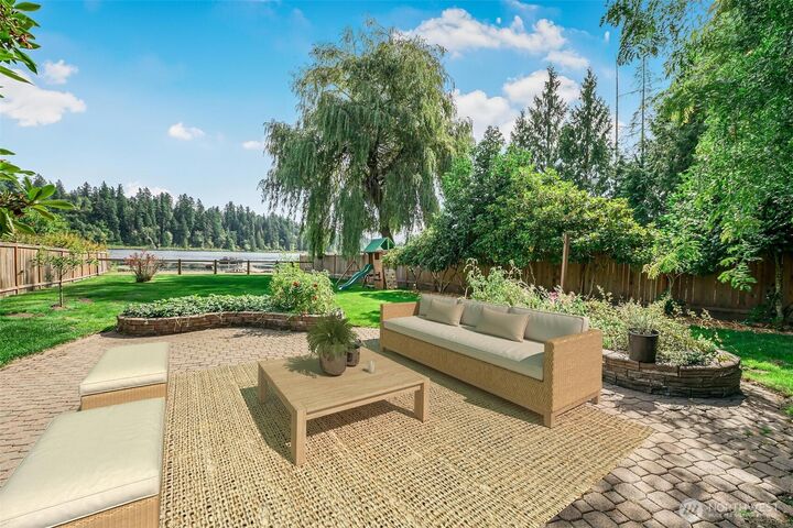 Property Photo:  18404 W Spring Lake Drive SE  WA 98058 