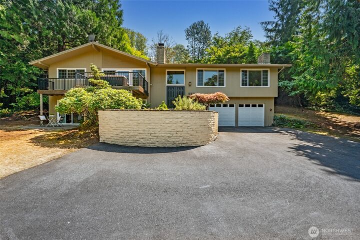 Property Photo:  5212 W Mercer Place  WA 98040 