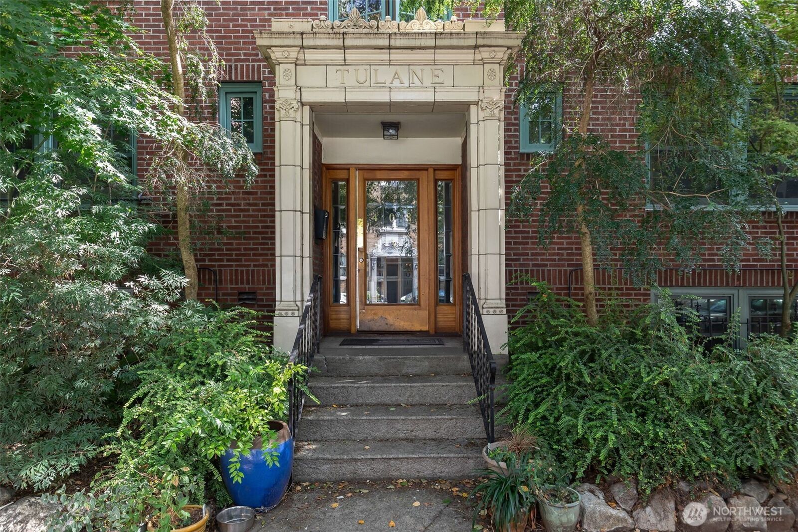 Property Photo:  408  Bellevue Avenue E 201  WA 98102 