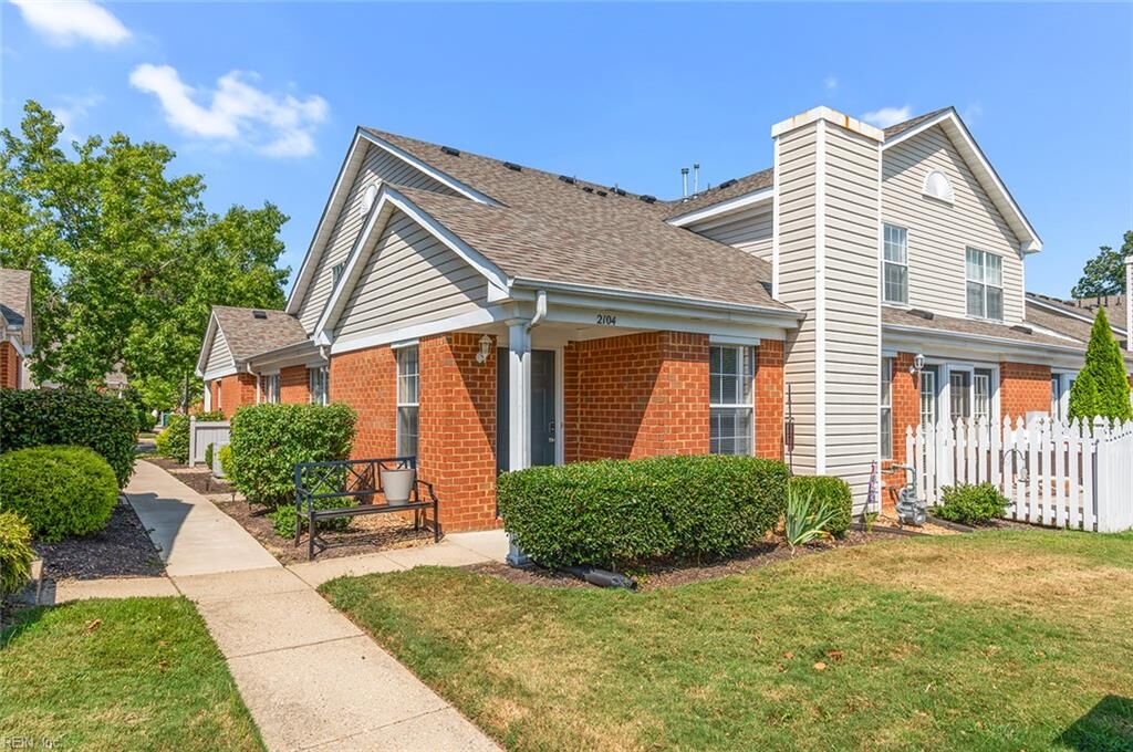 Property Photo: 2104 Westgate Cir VA 23185