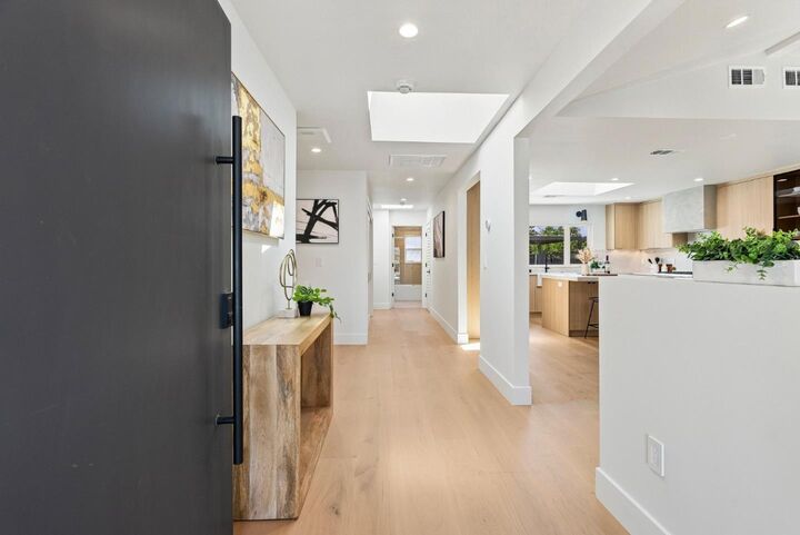 Property Photo: 1600 Don Court CA 94040