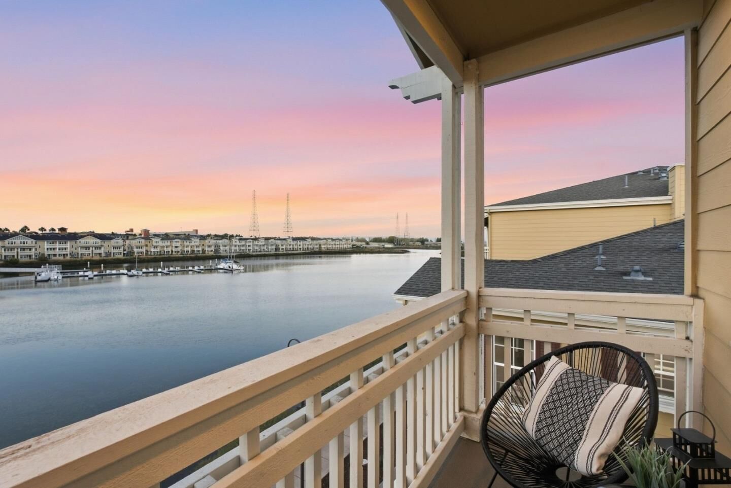 Property Photo:  639 Turnbuckle Drive 1503  CA 94063 
