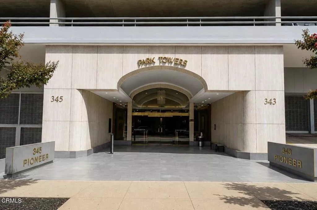 Property Photo:  345 Pioneer Drive 902  CA 91203 