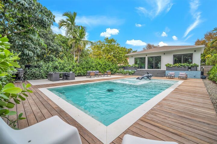 Property Photo: 1430 SW 18th St FL 33145