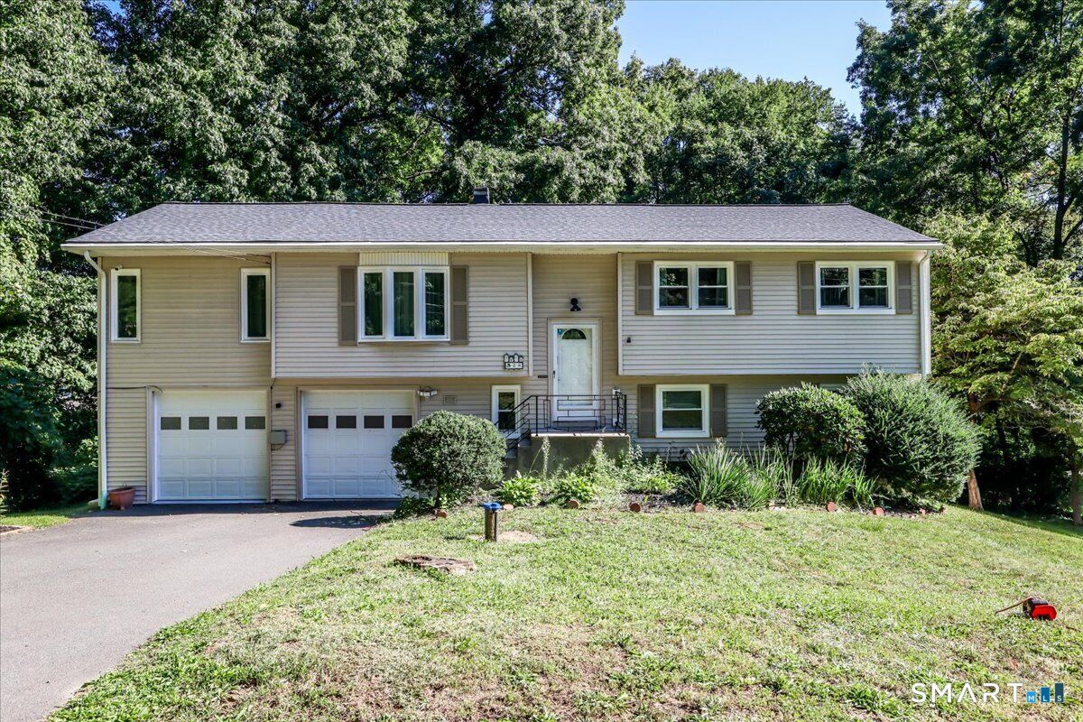 Property Photo:  28 Deepwood Drive  CT 06801 