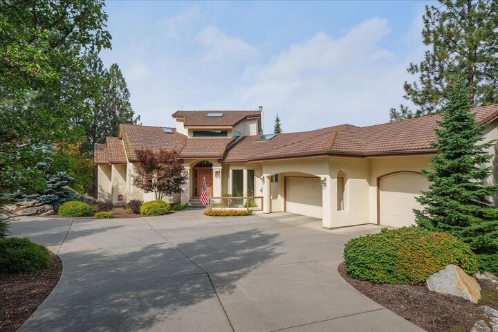 Property Photo:  1502 S Riegel Ct  WA 99212 