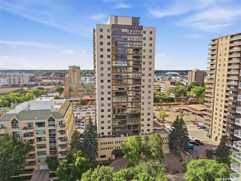 Property Photo:  315 5th Avenue N 1702  SK S7K 5Z8 