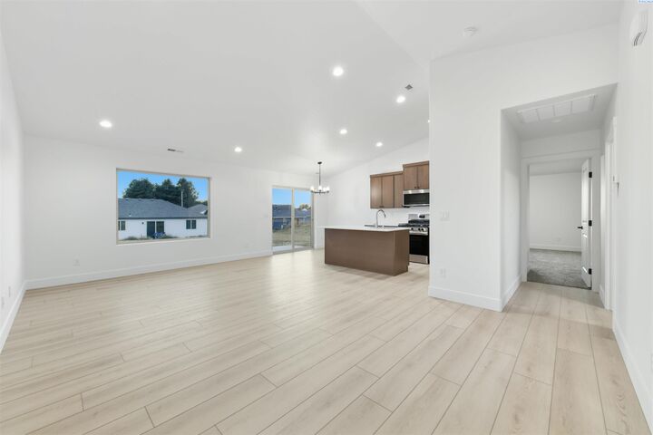 Property Photo:  10020 Sunset Trail  WA 99301 